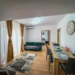 Sunrise Center Апартаменти