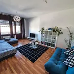 Sunrise Center Апартаменти *