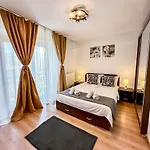 Sunrise Center Апартаменти
