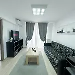 Sunrise Center Апартаменти *