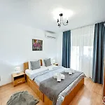 Sunrise Center Апартаменти