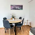 Апартаменти Sunrise Center *