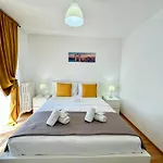 Sunrise Center Апартаменти *