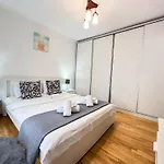 Апартаменти Sunrise Center