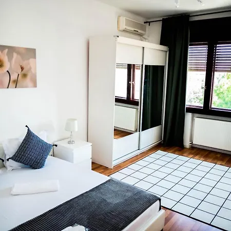 Sunrise Center Bükreş