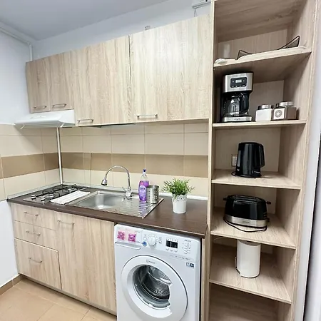 Sunrise Center Apartment *