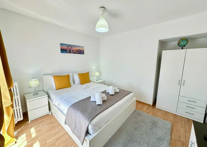 Sunrise Center Lejlighed